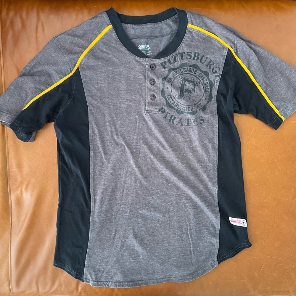 Pittsburgh Pirates Baseball Henley, Large